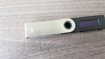 how many wallets on ledger nano s